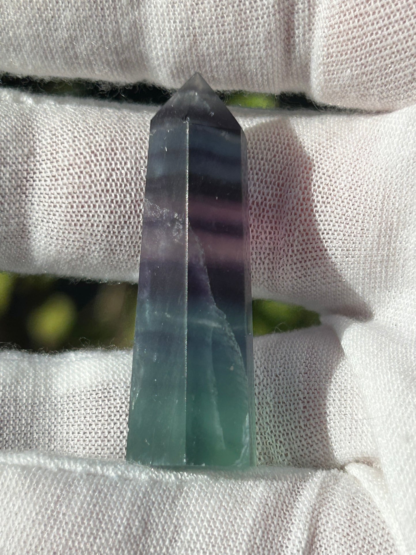 Rainbow fluorite 4cm point
