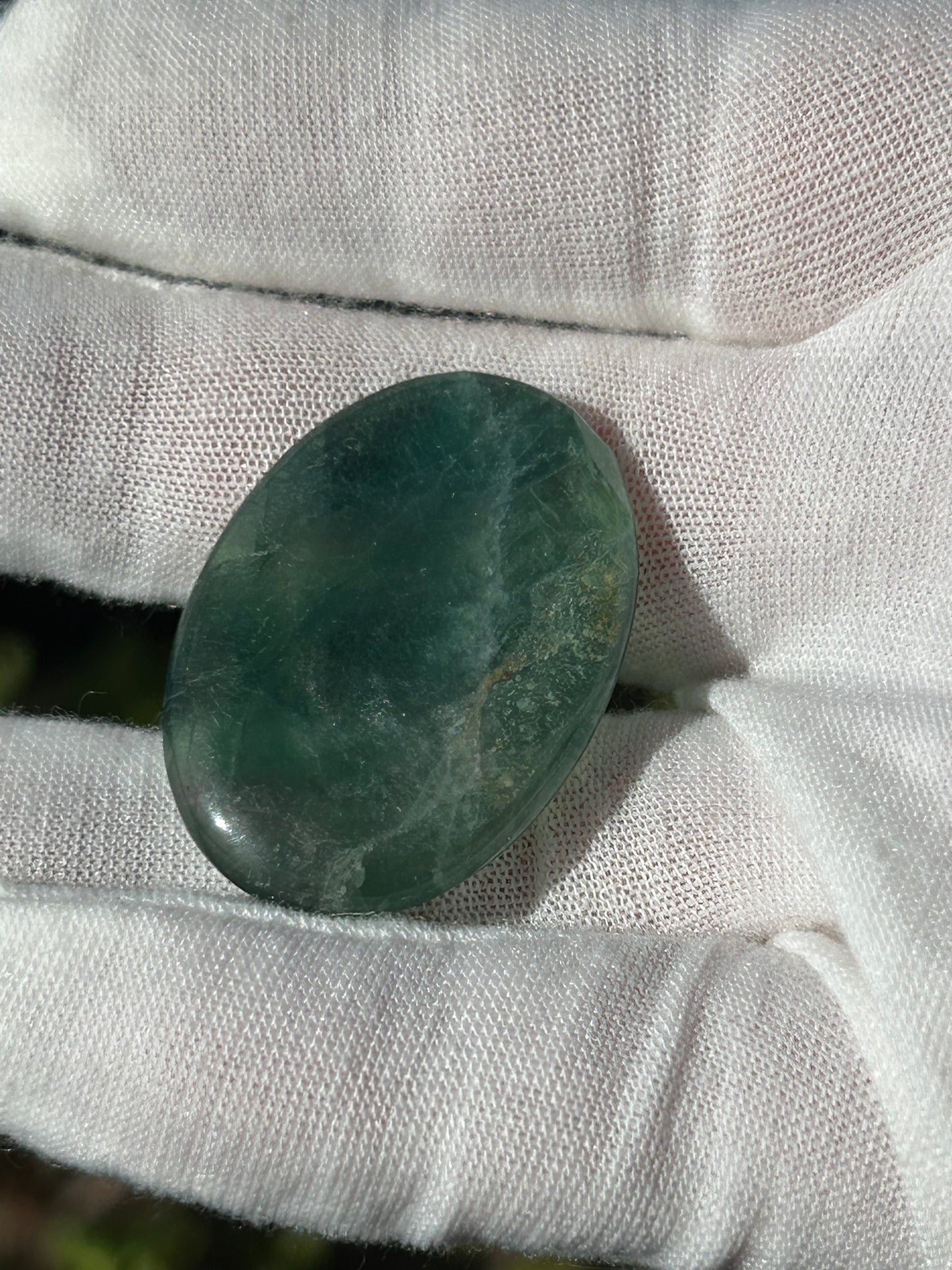Green fluorite thumb stone