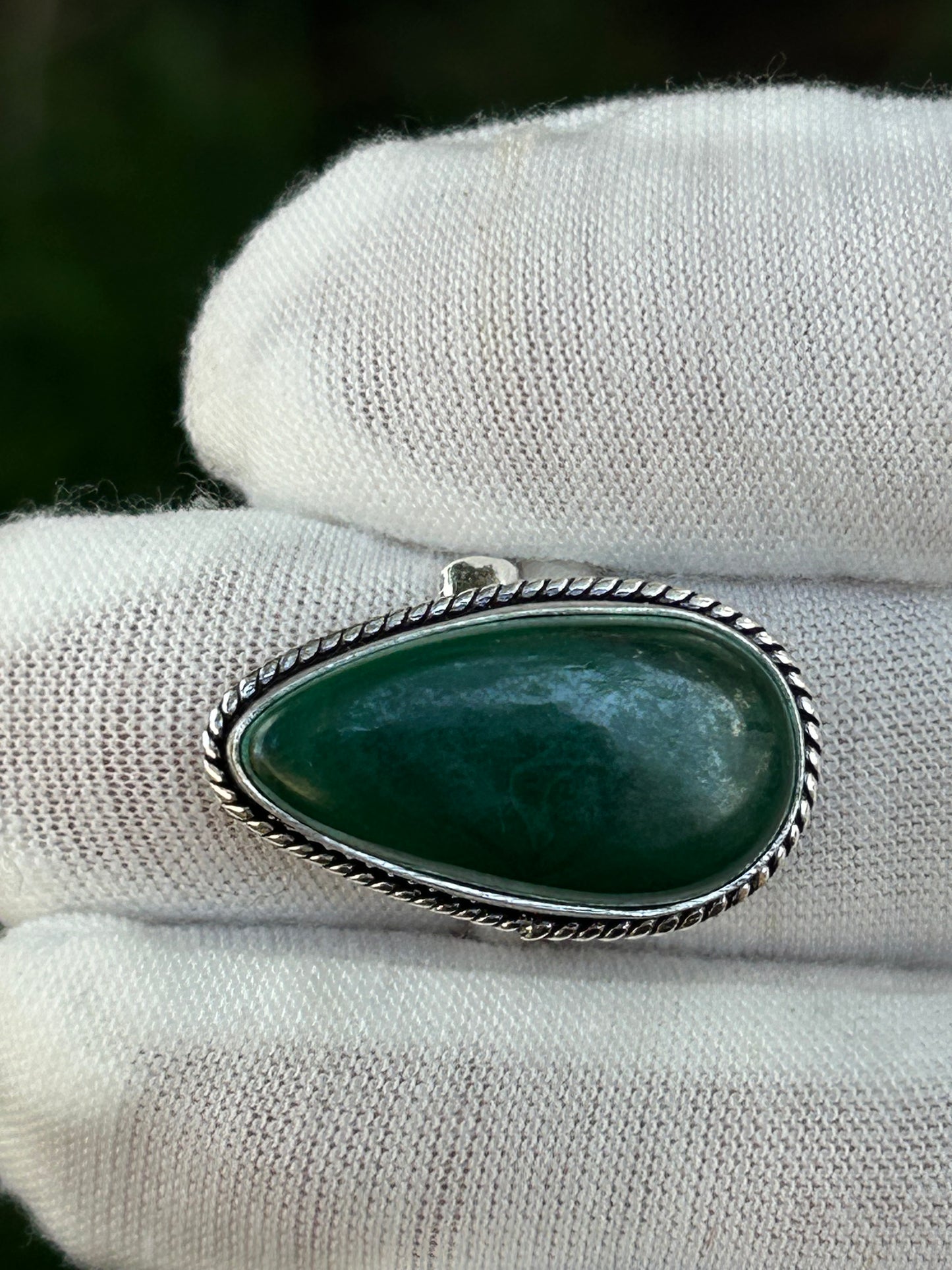 Malachite polished stone set in antique 925 sterling silver adjustable ring setting