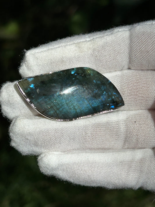 Large labradorite with blue flash silver adjustable ring