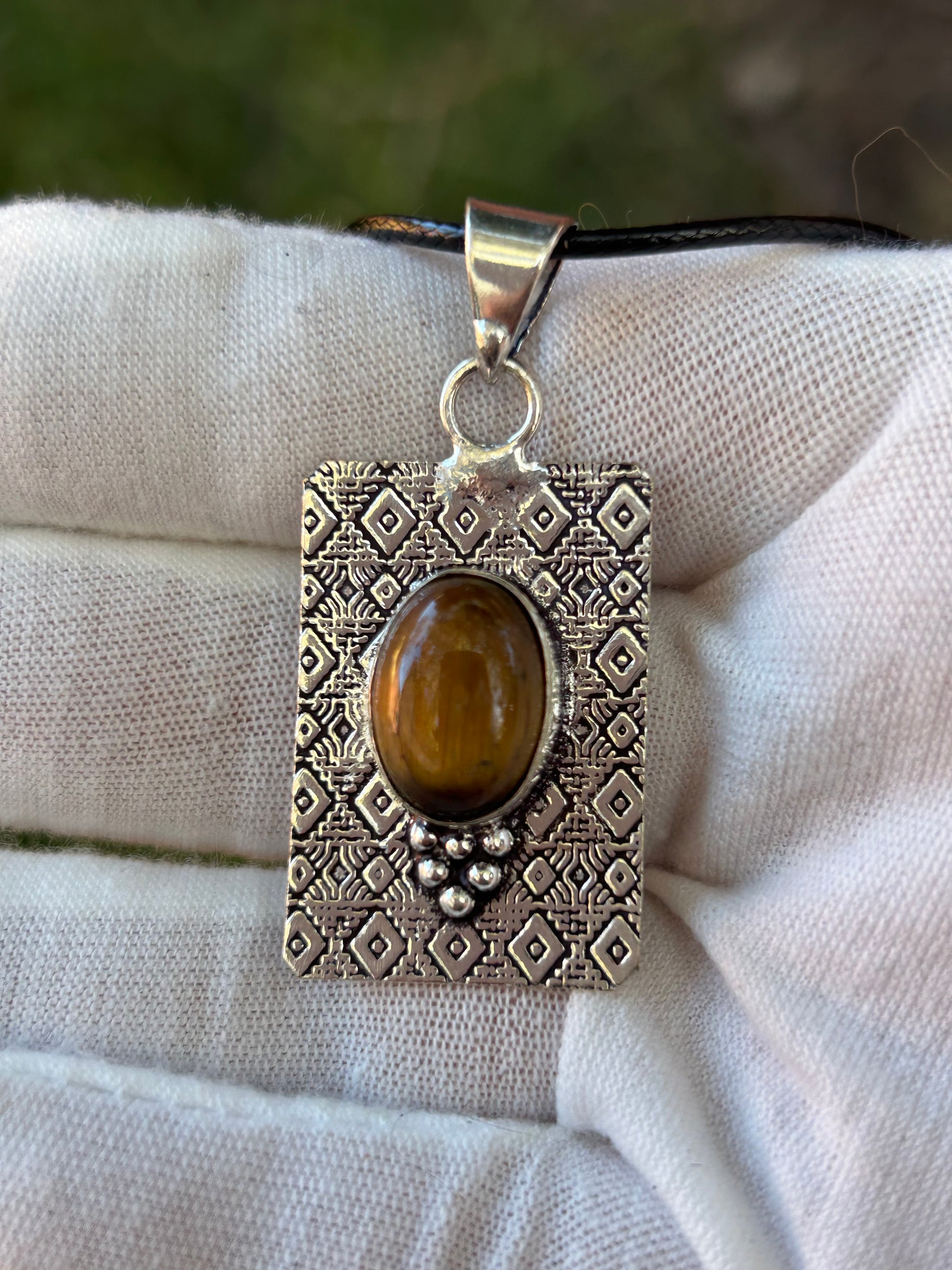 Tiger Eye with patterned 925 Sterling Silver Plating Pendant 