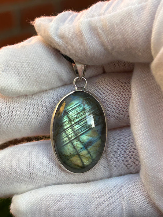 Labradorite 925 Sterling Silver Plated Oval Pendant Green/Gold Flash