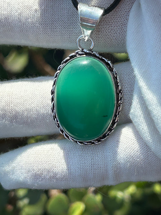 Green Onyx Oval 925 Sterling Silver Plated Pendant