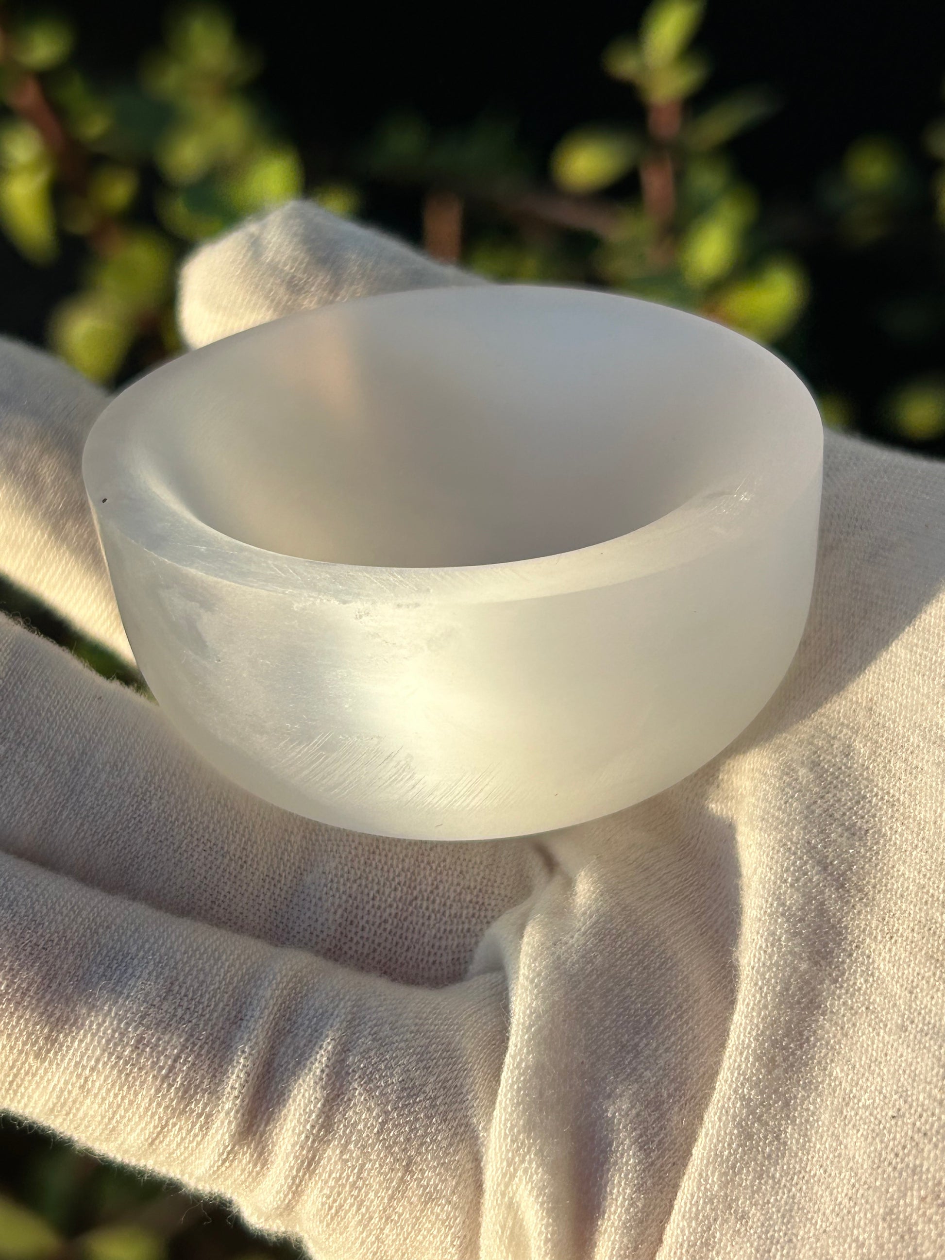 Selenite Cleansing/Keepsake Bowl width 5cm height 2.5cm